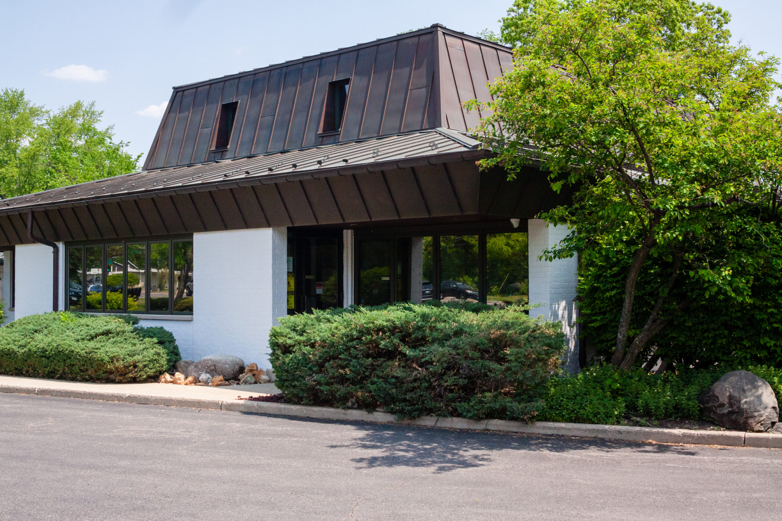 Animal Medical Center of Crystal Lake Building