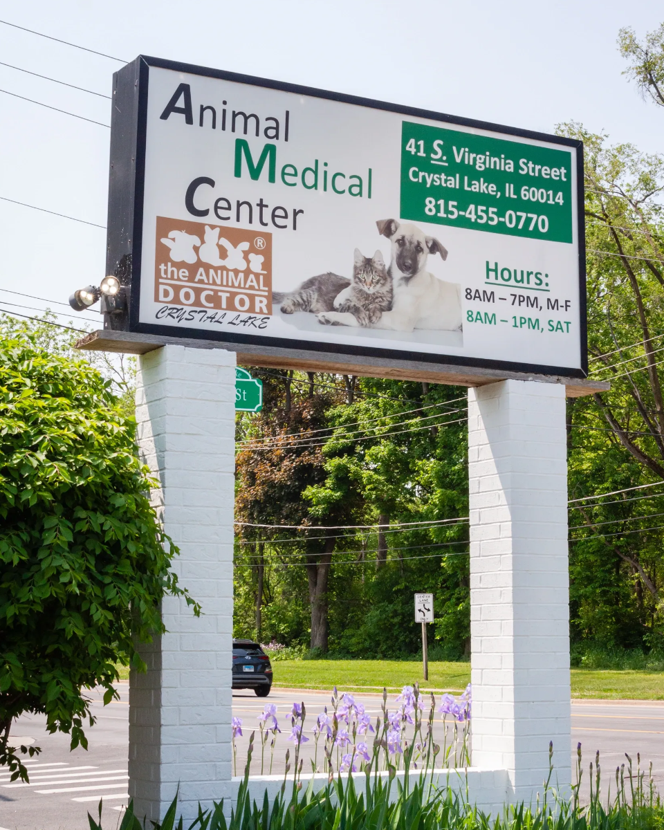 Animal Medical Center of Crystal Lake Sign